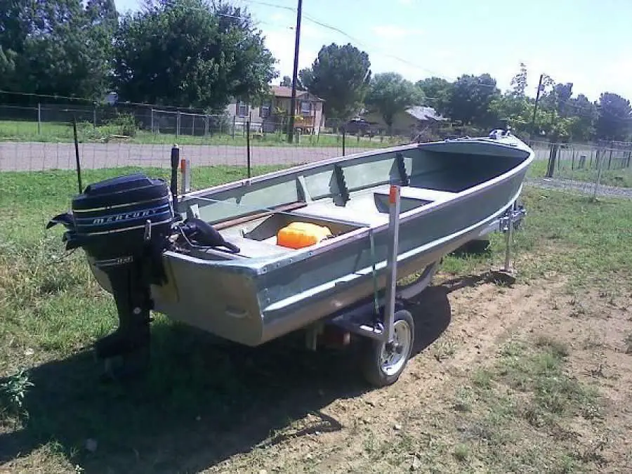 14 aluminum Boat with Trailer $900