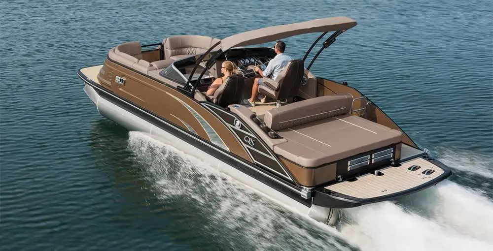 6 of the Best Luxury Pontoon Boats