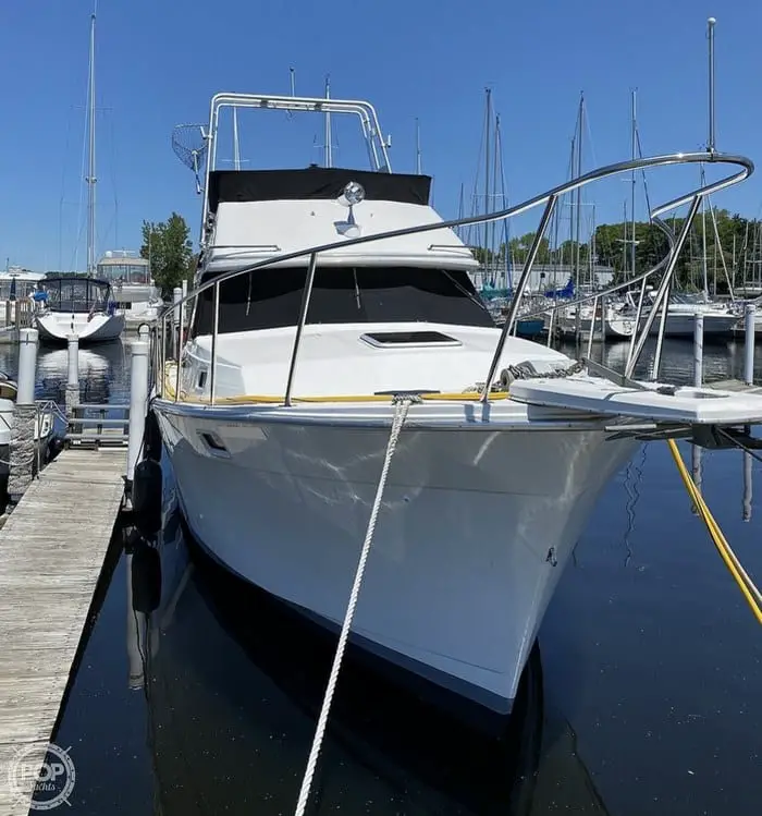 Bayliner 3288 Motor Yacht 1989 Used Boat for Sale in Whitehall ...