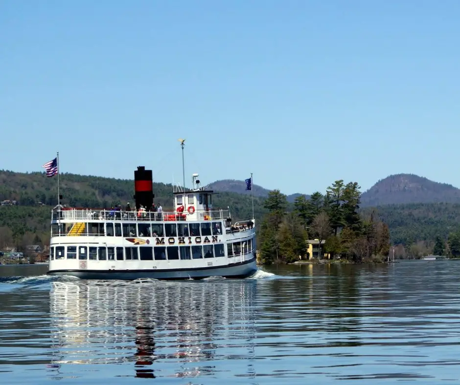 Boat Cruises on Lake George