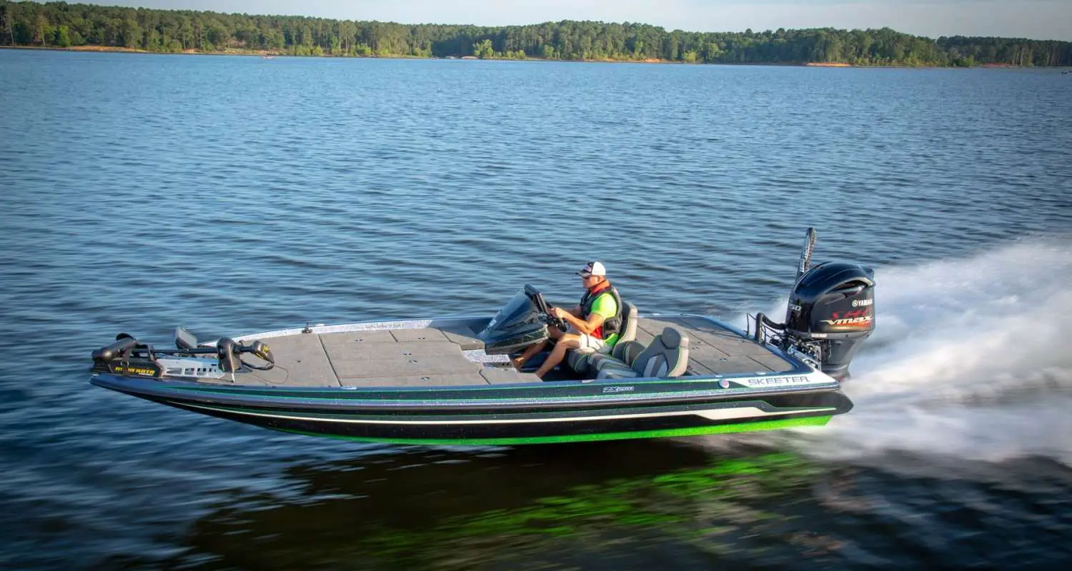 Buyers Guide to Best Aluminum Fishing Boat or Best Fiberglass Fishing ...