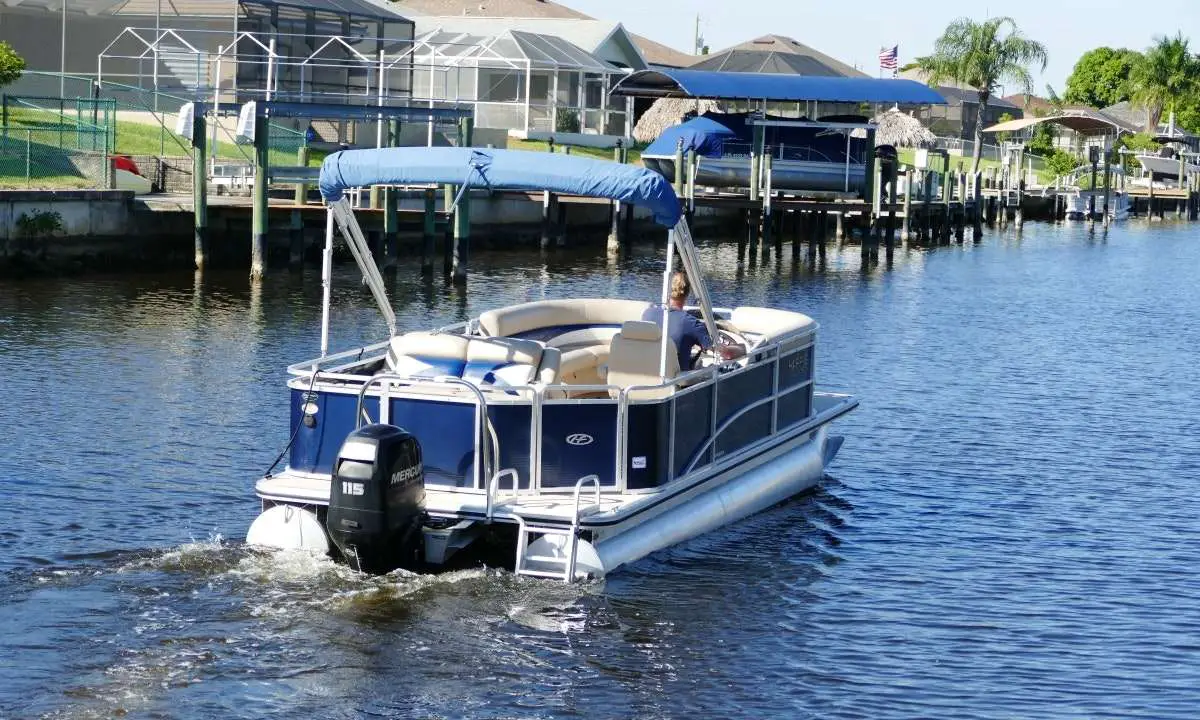 Harris 220 Cruise Pontoon for Rent in Cape Coral, Florida