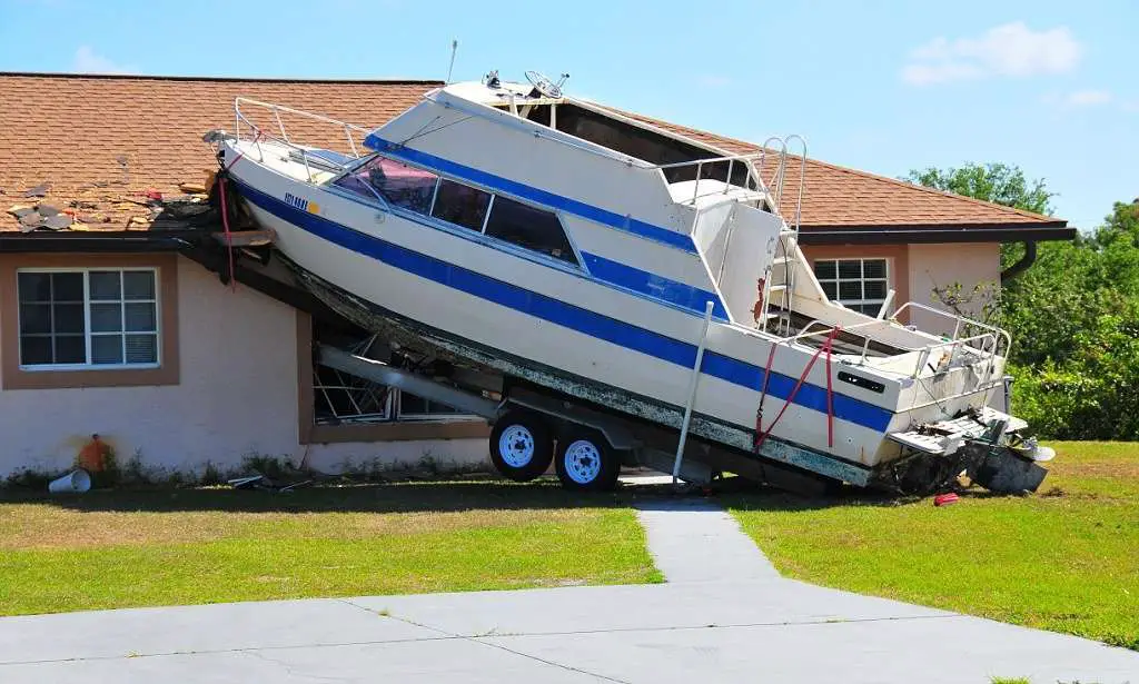Homeowners get rude awakening after 35 foot long boat ...