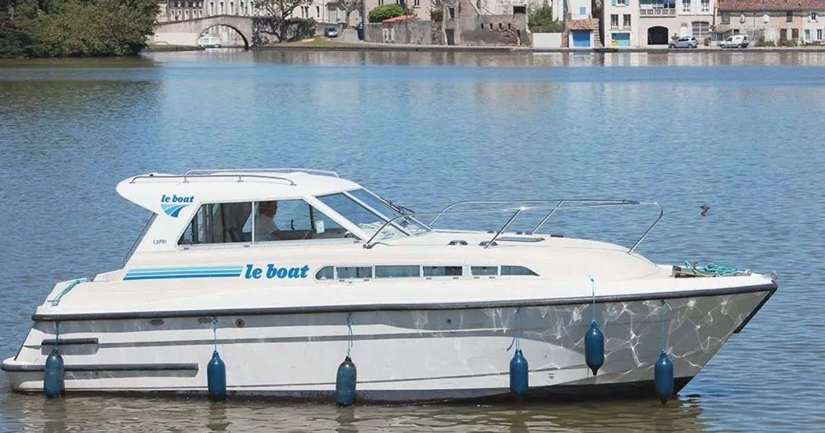 Houseboat Le Boat Capri BF Benson for rent