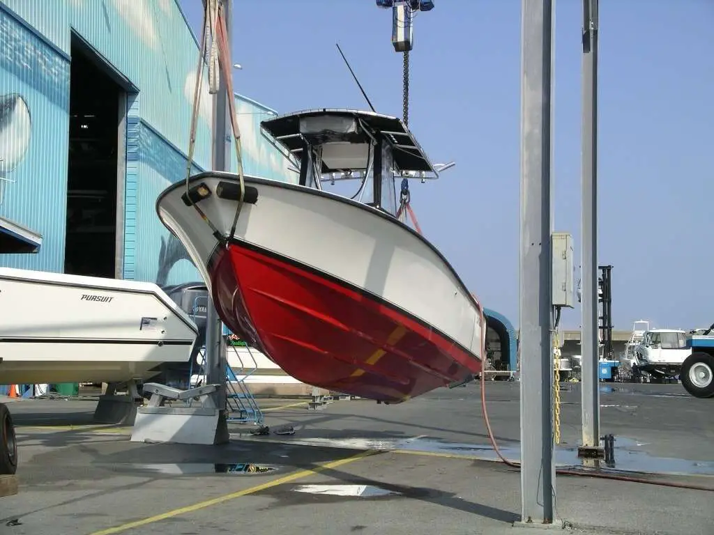 How to Prep a Fiberglass Boat for Paint