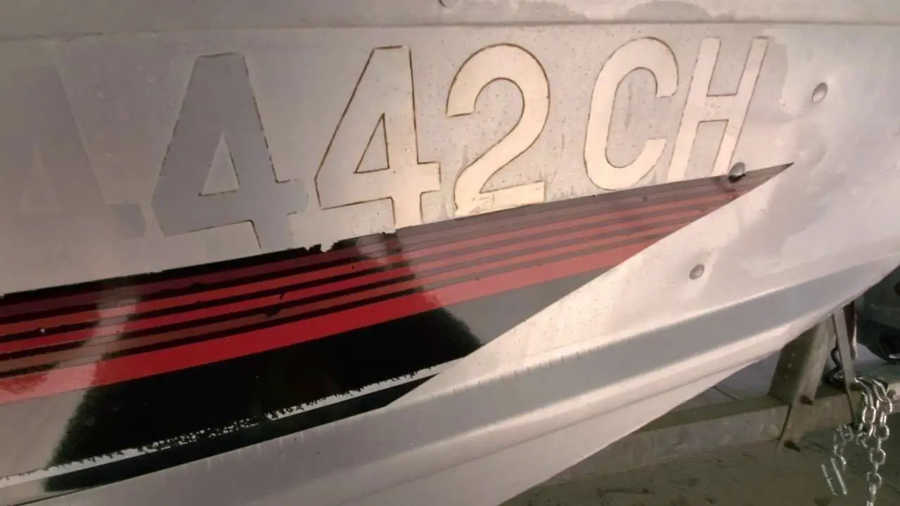 How to remove decal glue on a aluminum jon boat