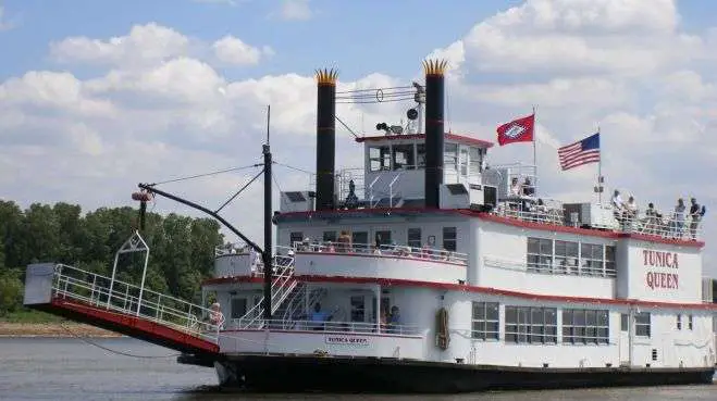 The Riverboat Cruise In Mississippi You Never Knew Existed ...